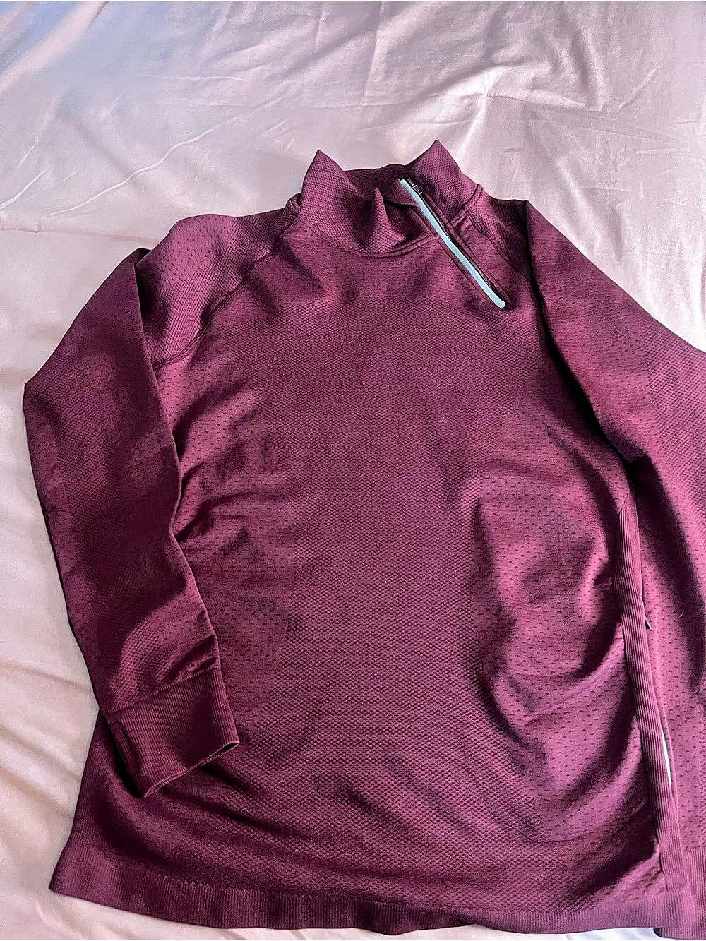 Yelete Quarter-Zip Pullover in Purple Size M/L